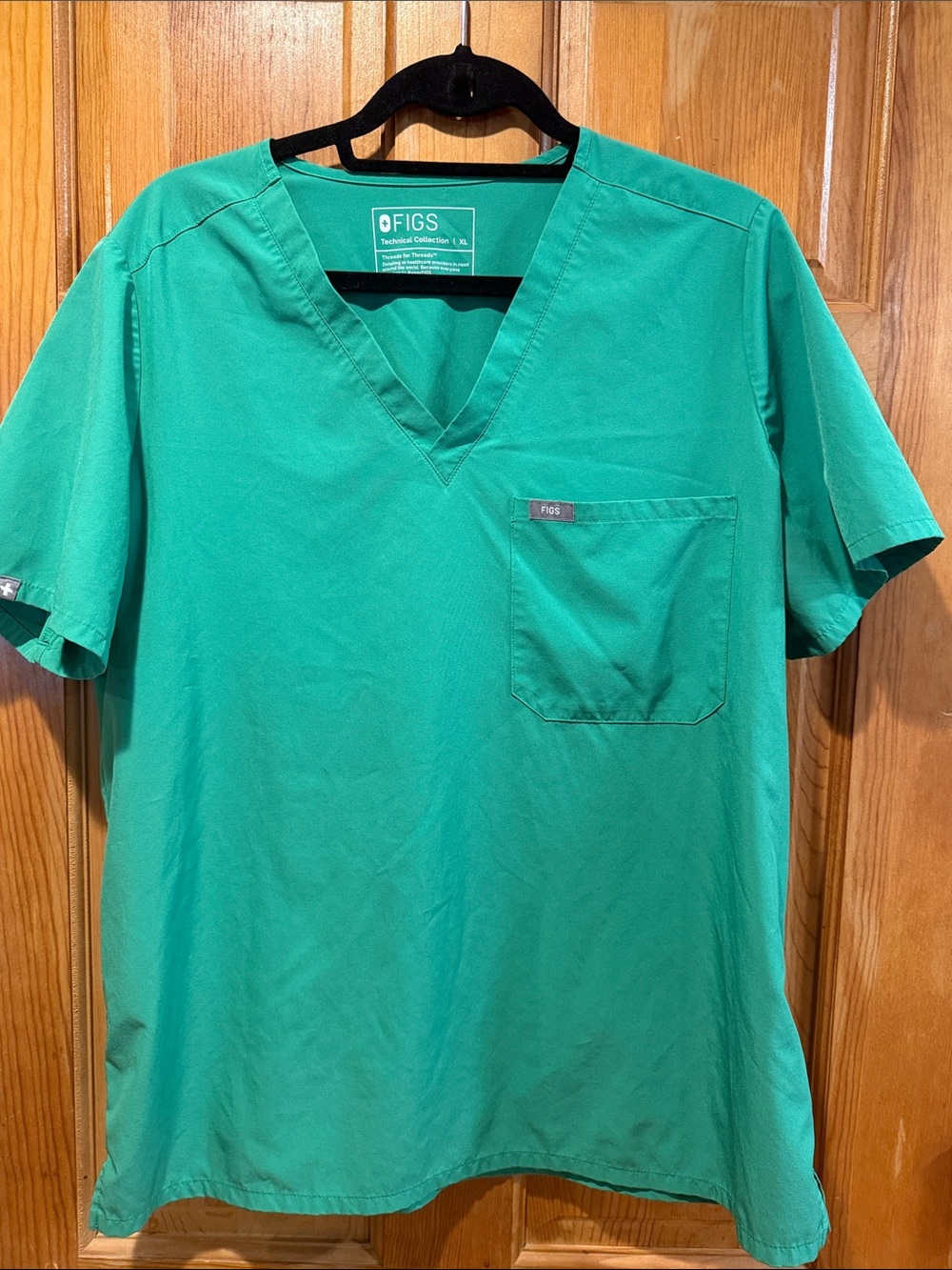 Figs women Catarina Kelly green scrub top size XlArge .